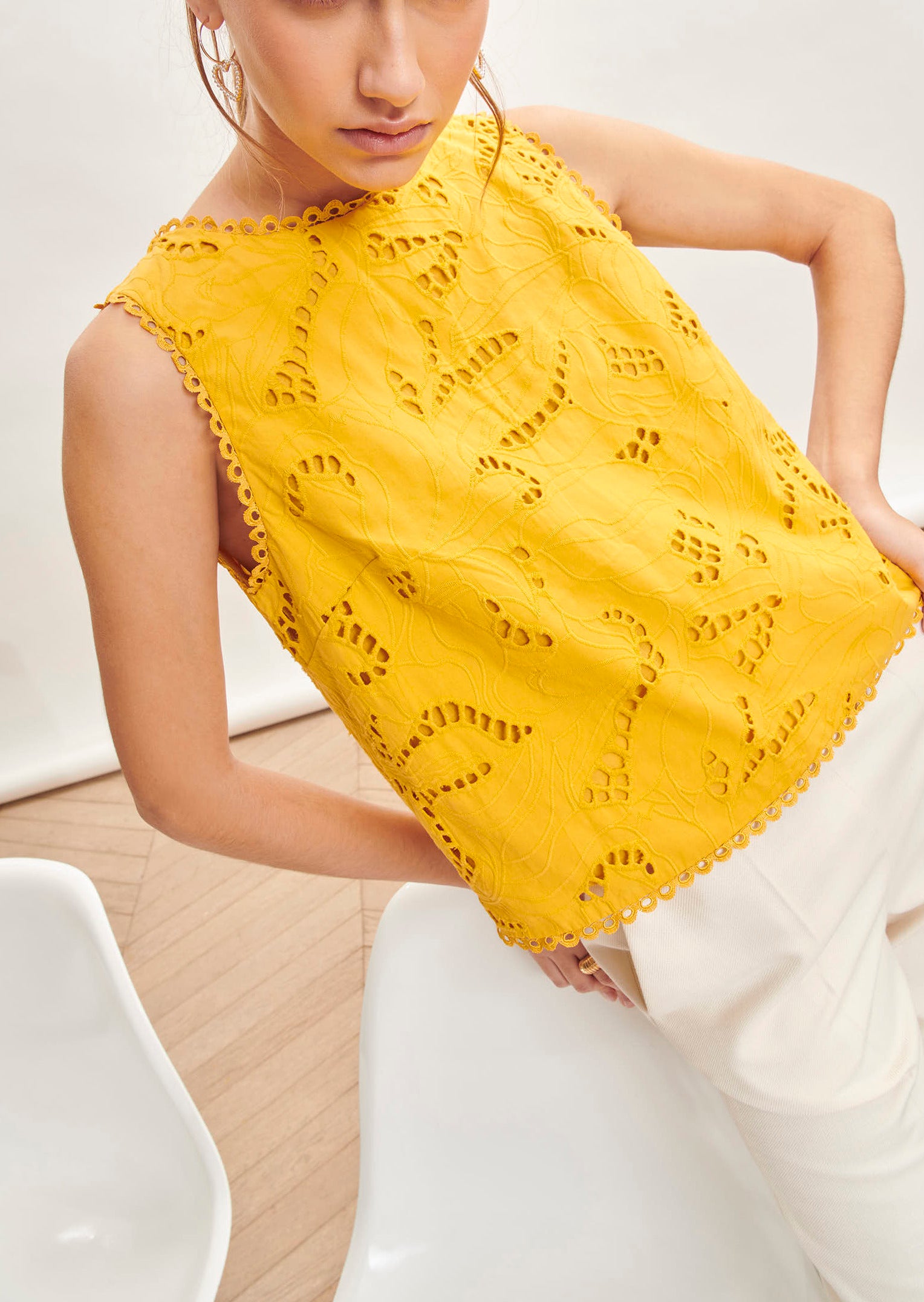 Top Thia jaune en broderie anglaise Faume - seconde main