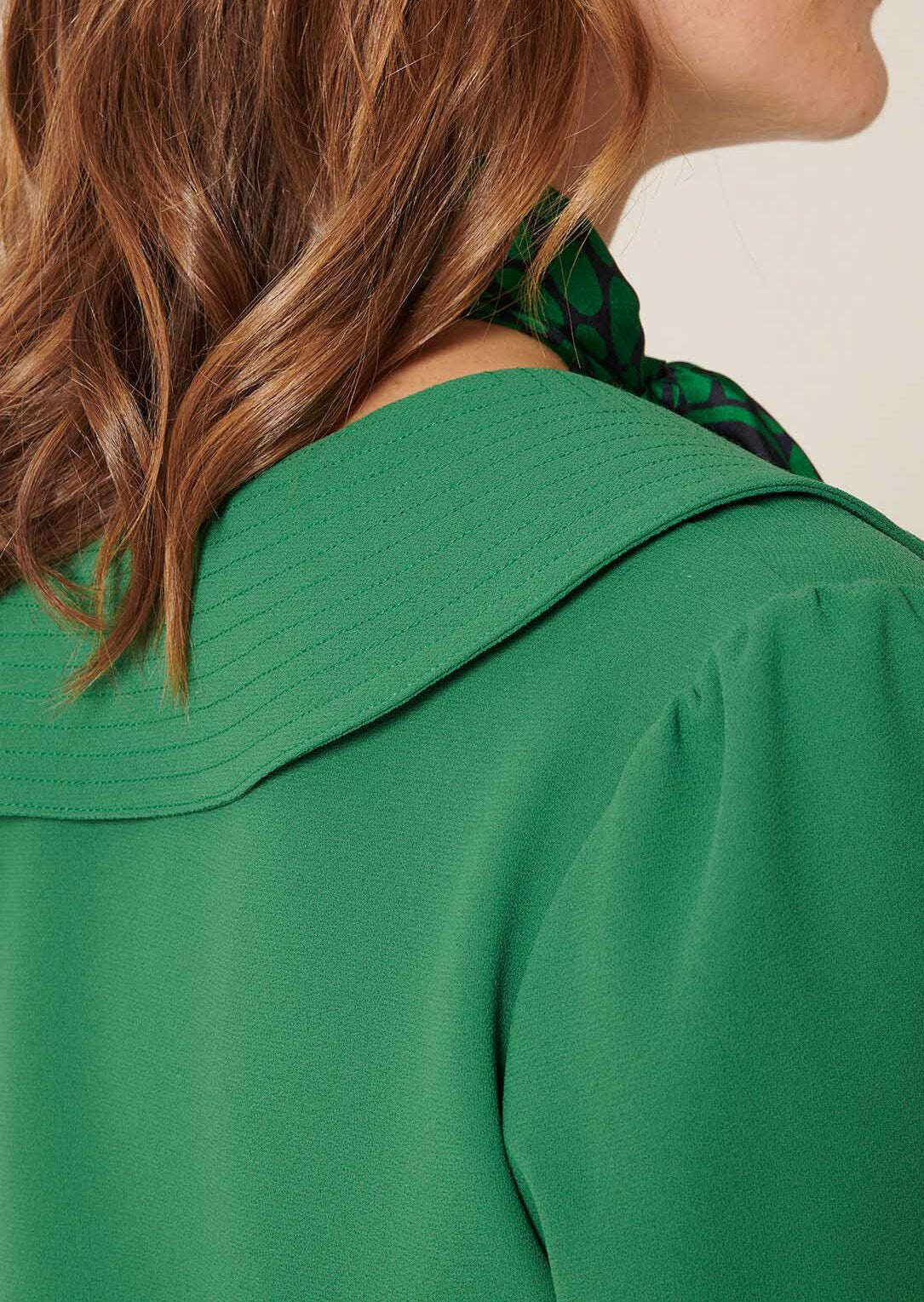 Top Tarabella vert en crêpe Faume - seconde main