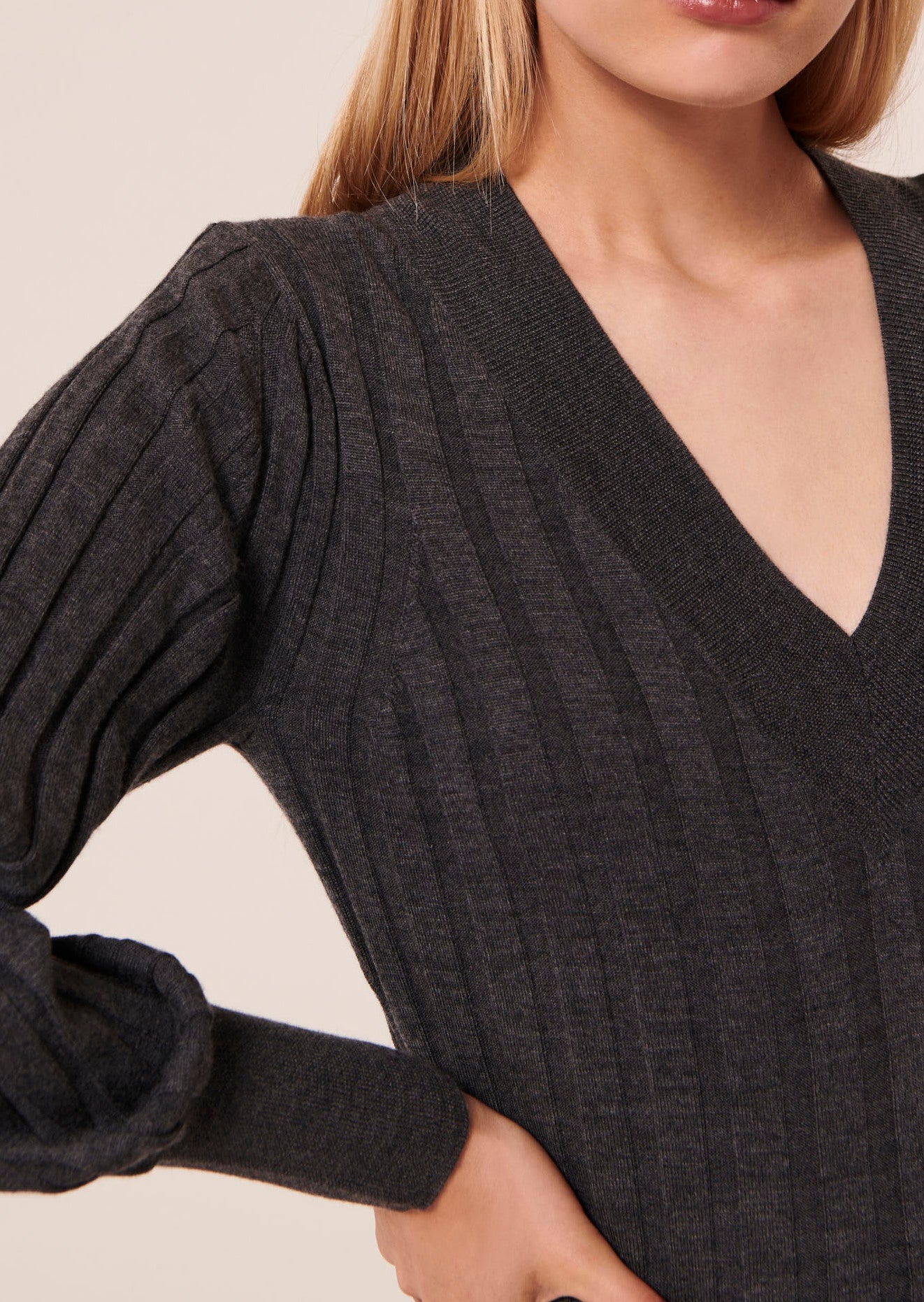 Robe Ryoka grise en laine merinos Faume - seconde main