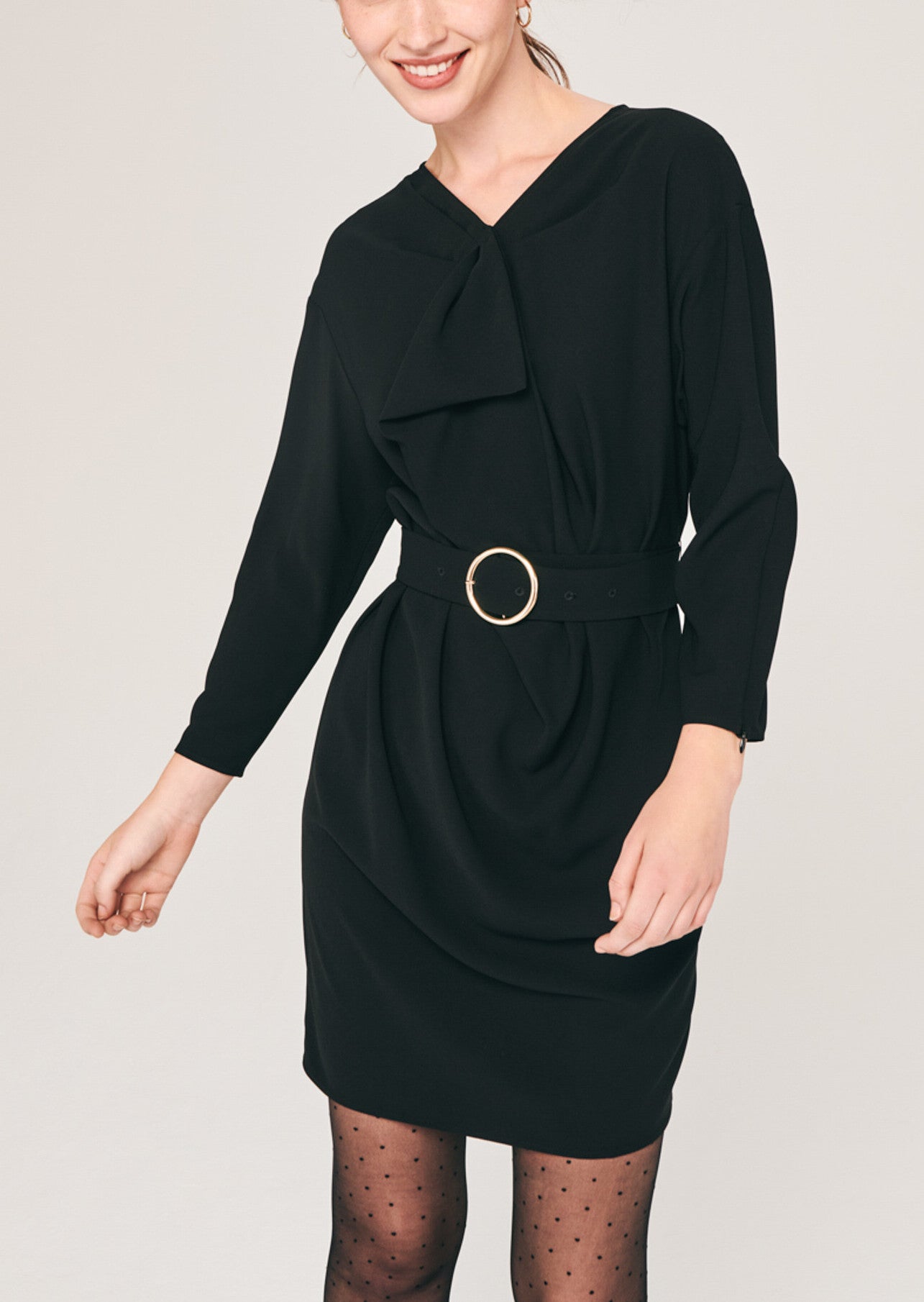 Robe noire en crêpe fluide à volants Faume - seconde main