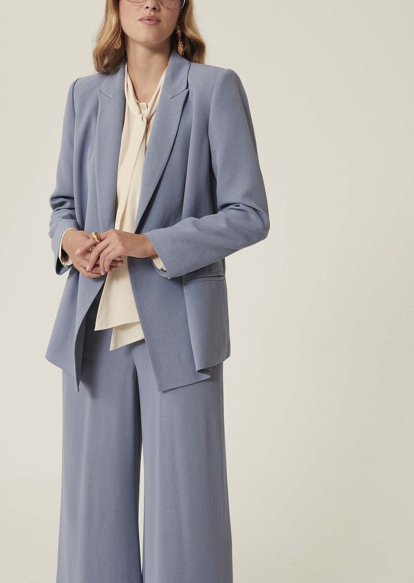 Veste Veronica bleue en crêpe envers satin Faume - seconde main