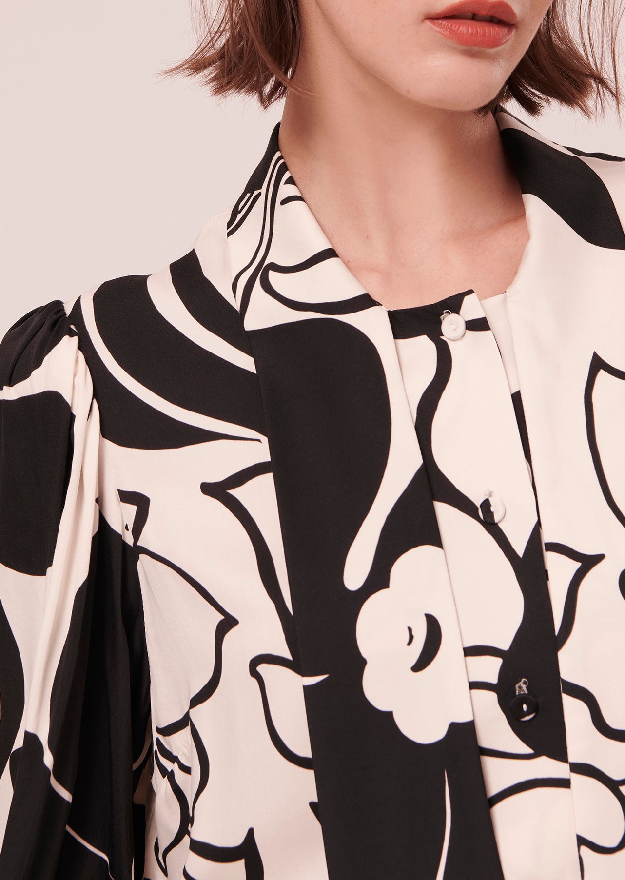 Top Toxane écru imprimé à fleurs noires Faume - seconde main