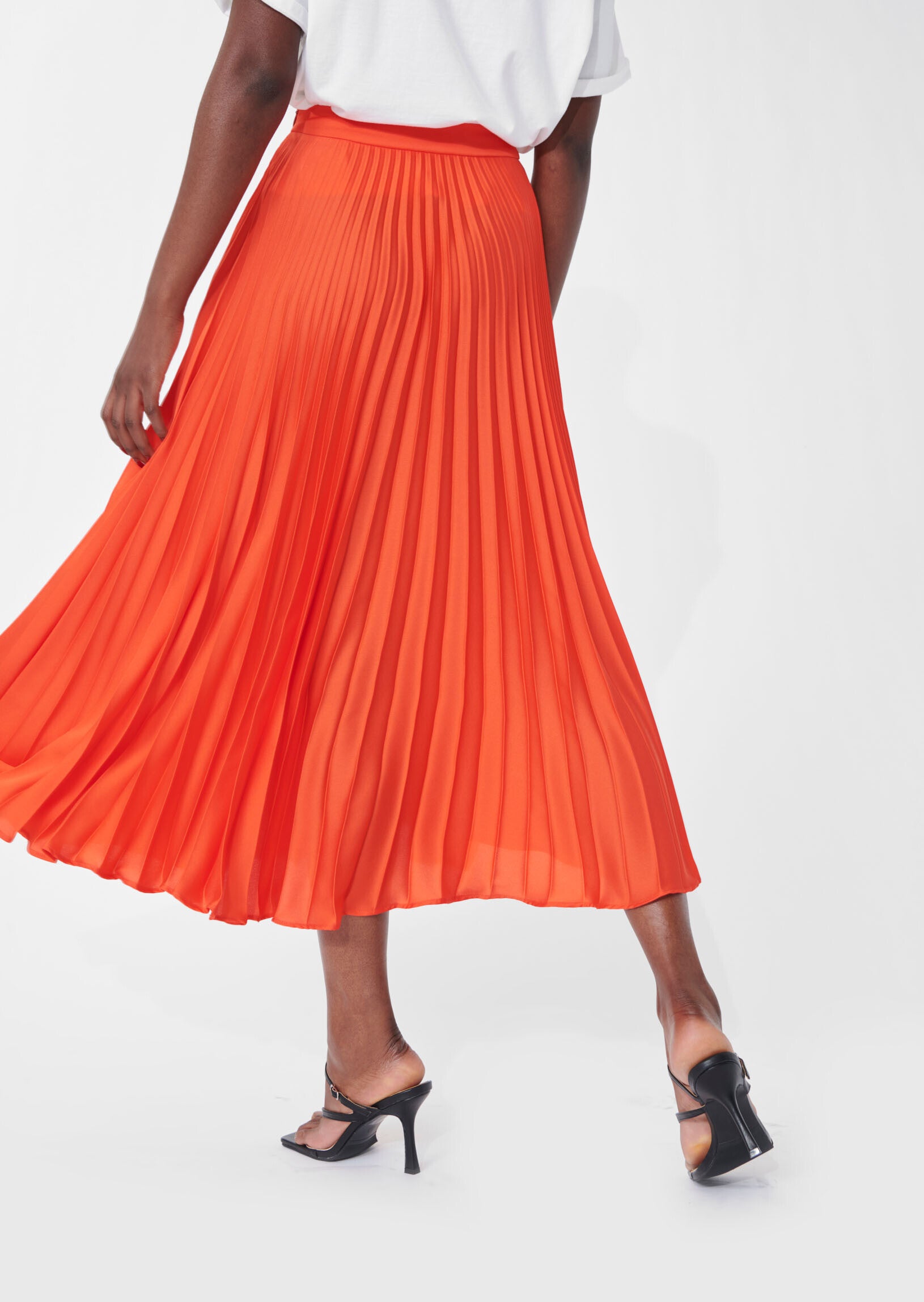 Jupe Juline orange en satin plissé Faume - seconde main