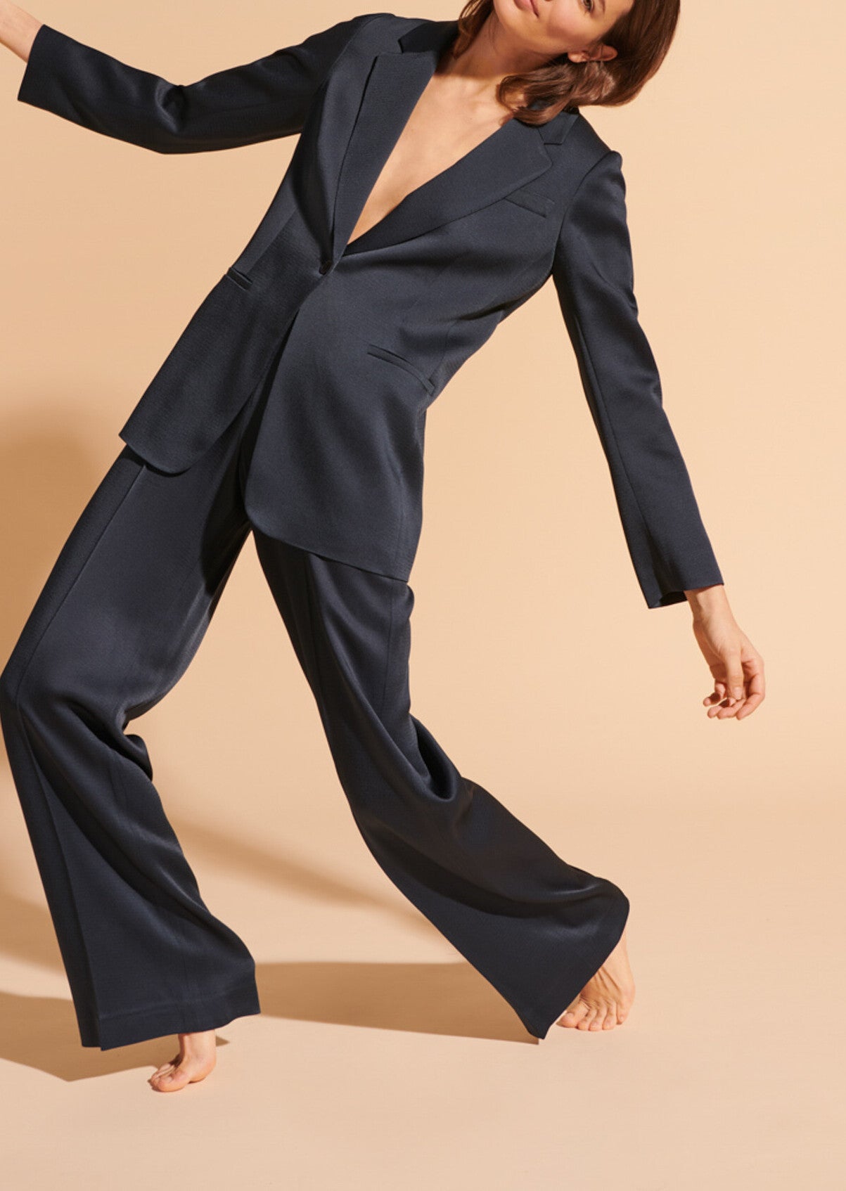 Pantalon de tailleur Poem bleu nuit en crêpe martelé Faume - seconde main