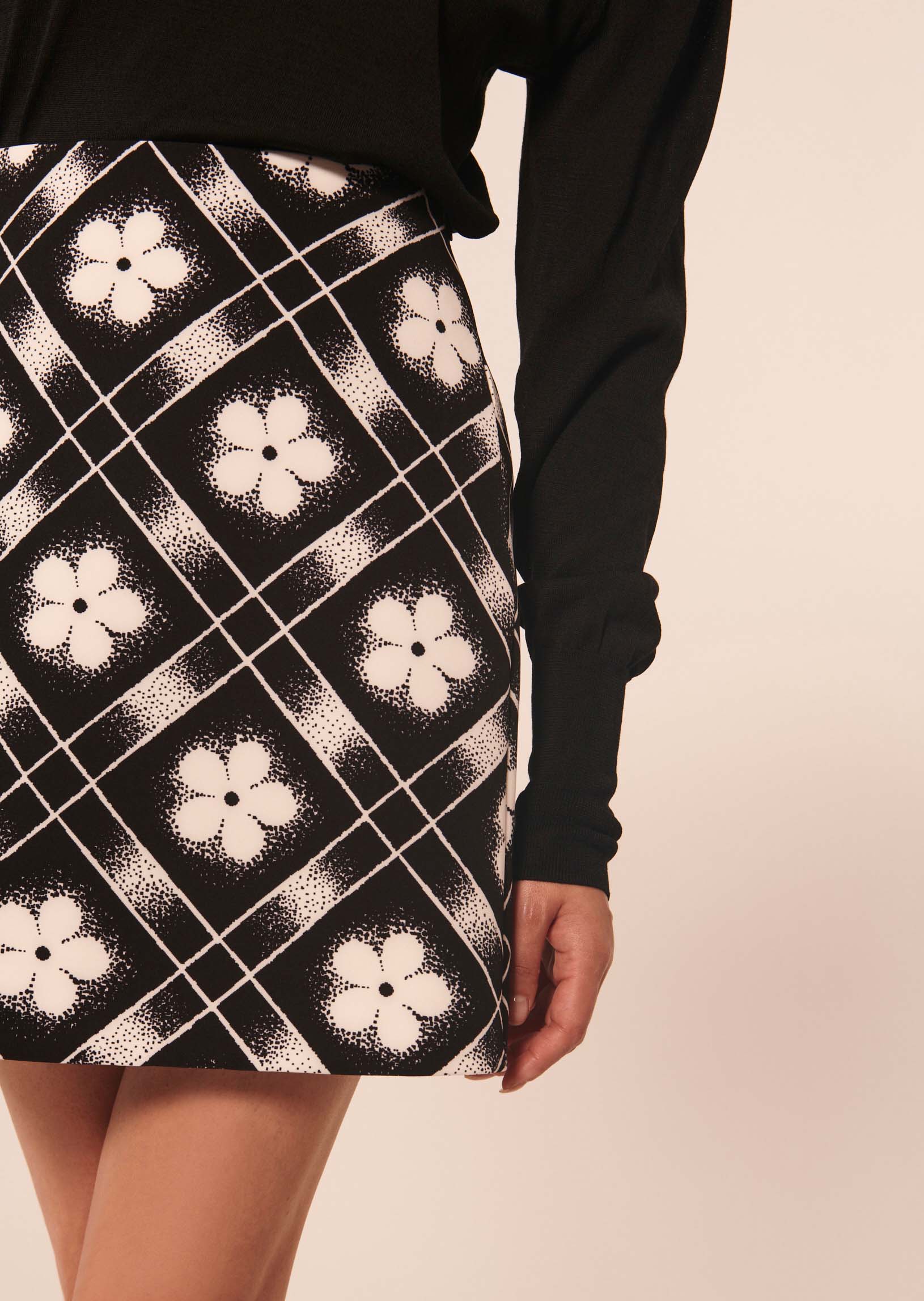 Jupe Jude noire imprimé à fleurs Faume - seconde main