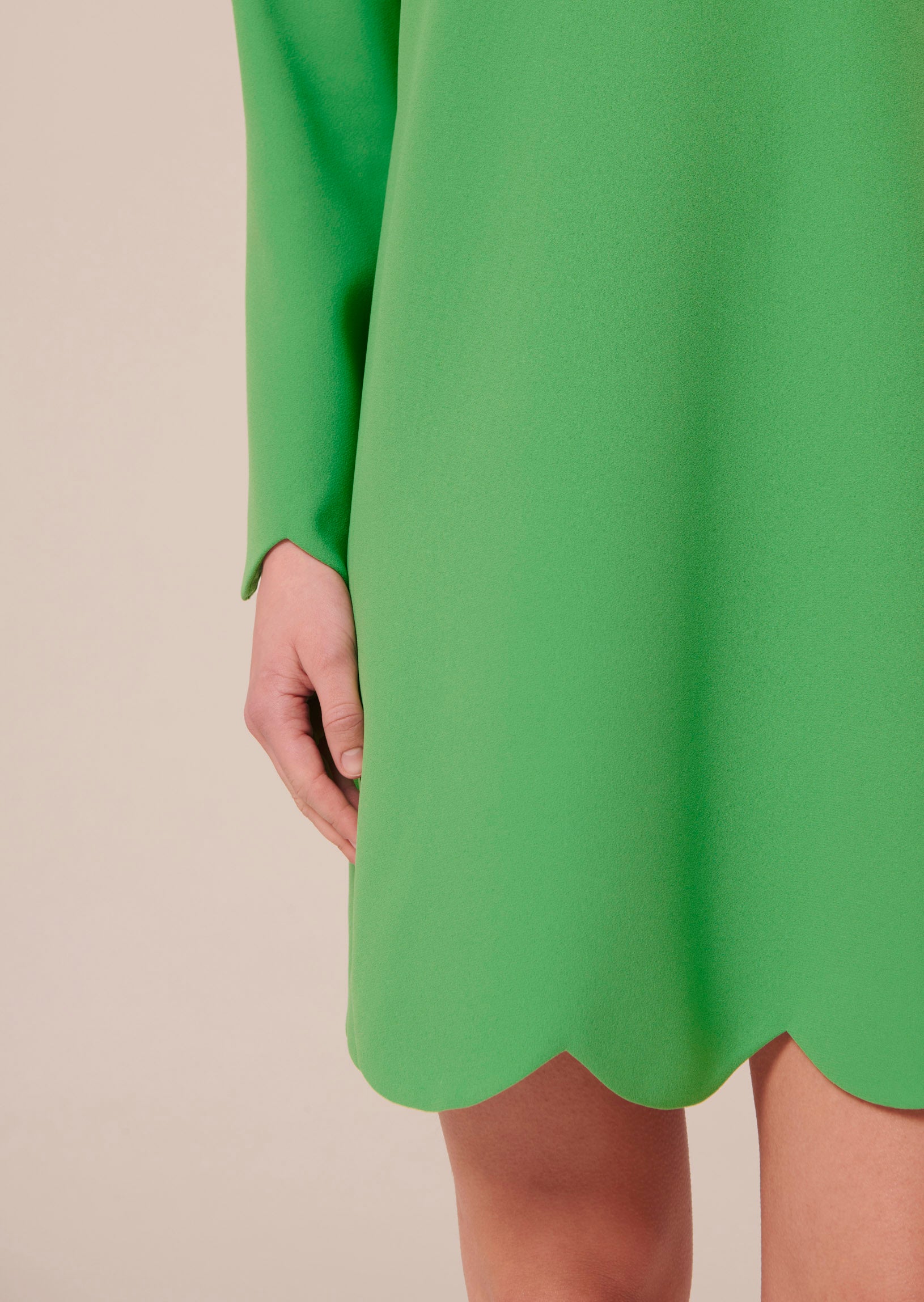 Robe Ruoda verte en crêpe Faume - seconde main