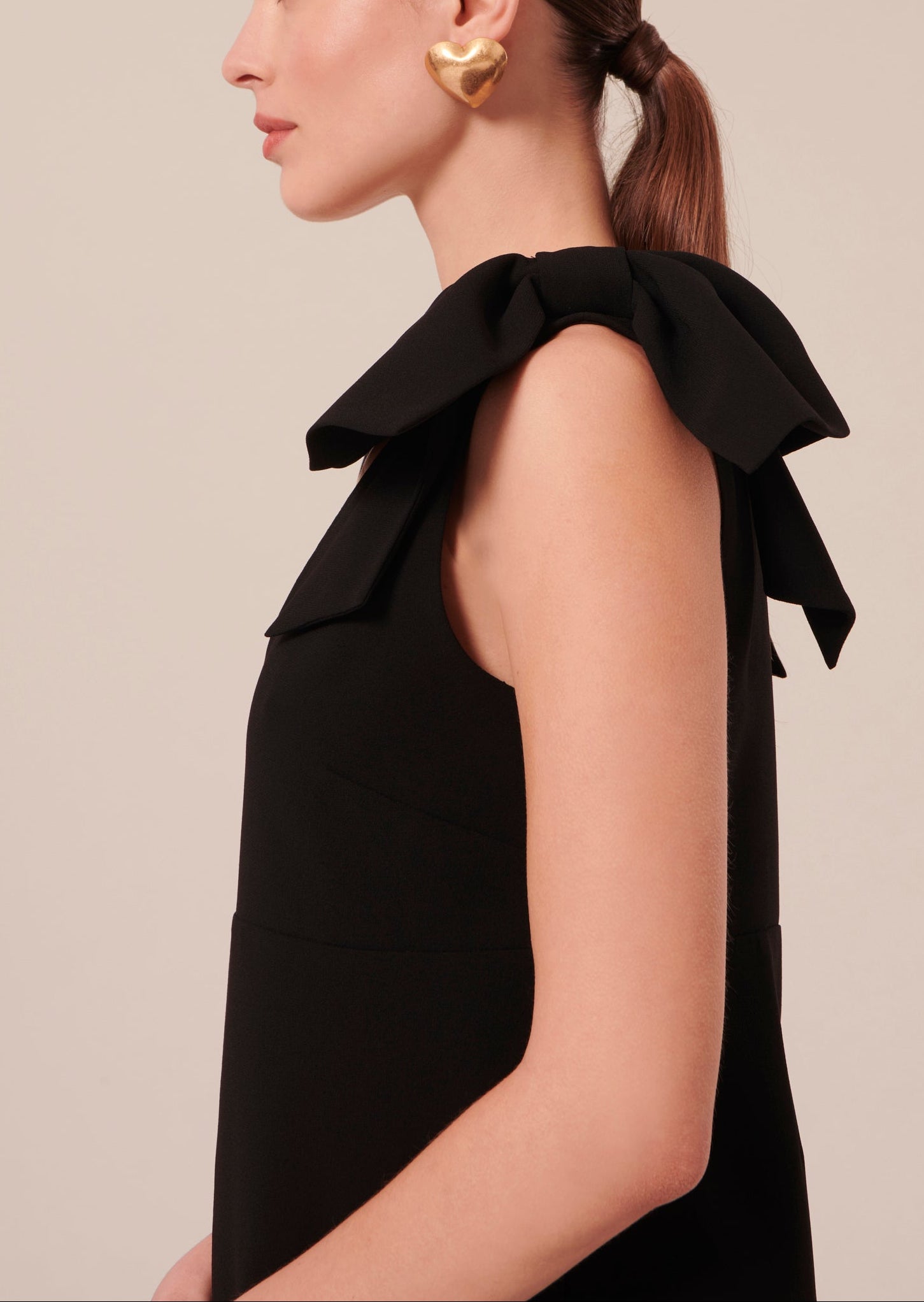 Robe Remarquable noire en crêpe Faume - seconde main