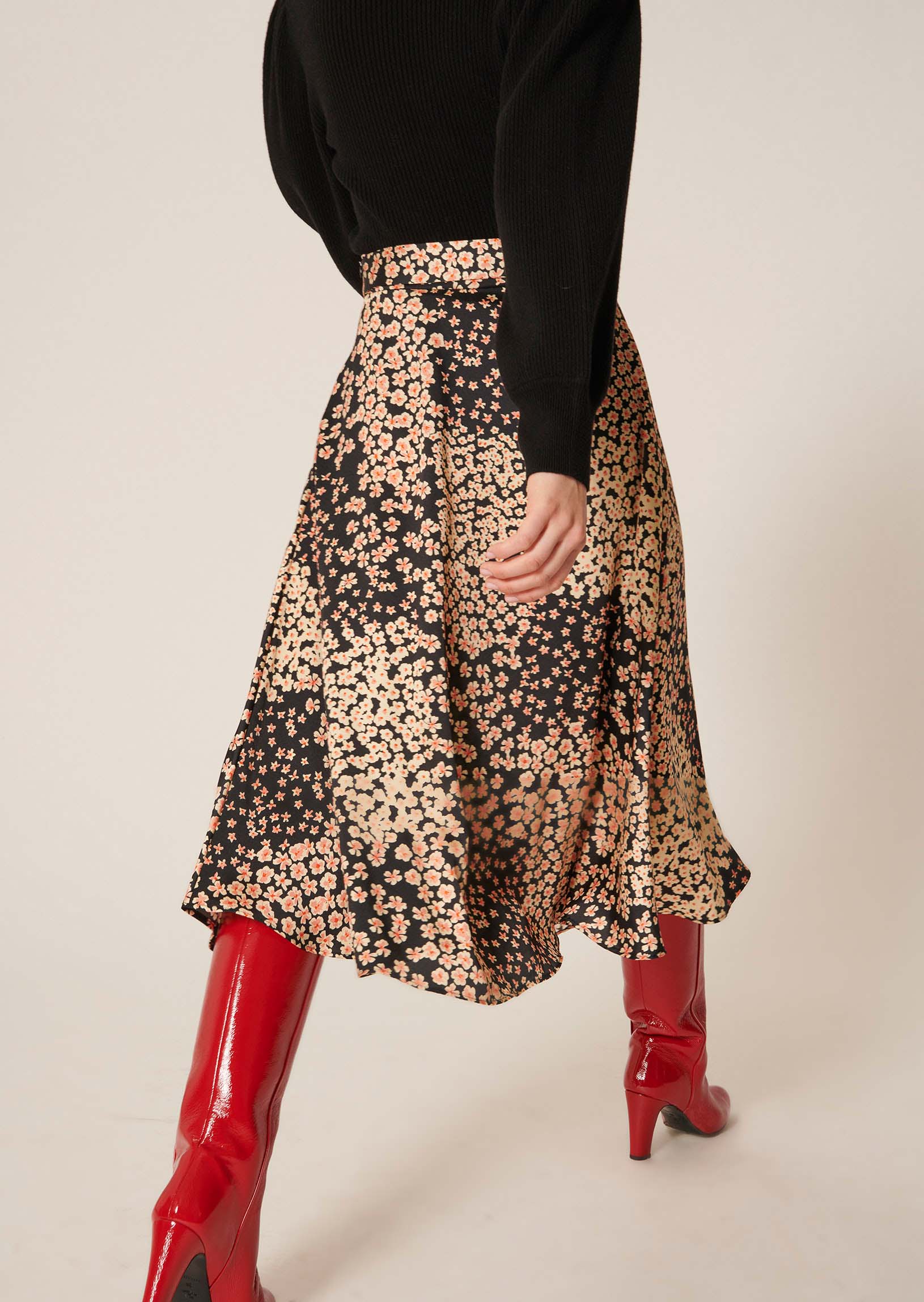 Jupe Jeanettie noire imprimé petites fleurs Faume - seconde main