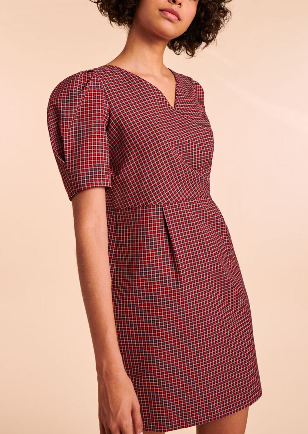 Robe Rosalia rouge courte cache-coeur à petits carreaux Faume - seconde main