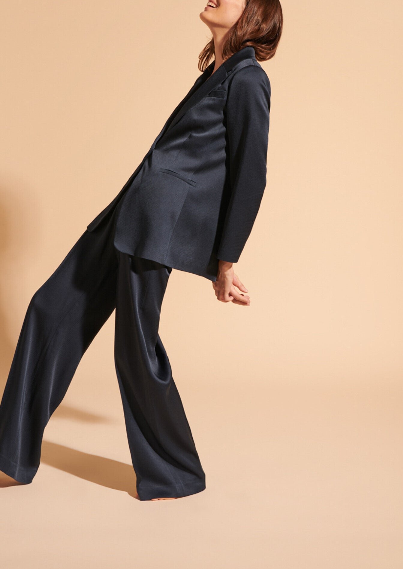 Pantalon de tailleur Poem bleu nuit en crêpe martelé Faume - seconde main