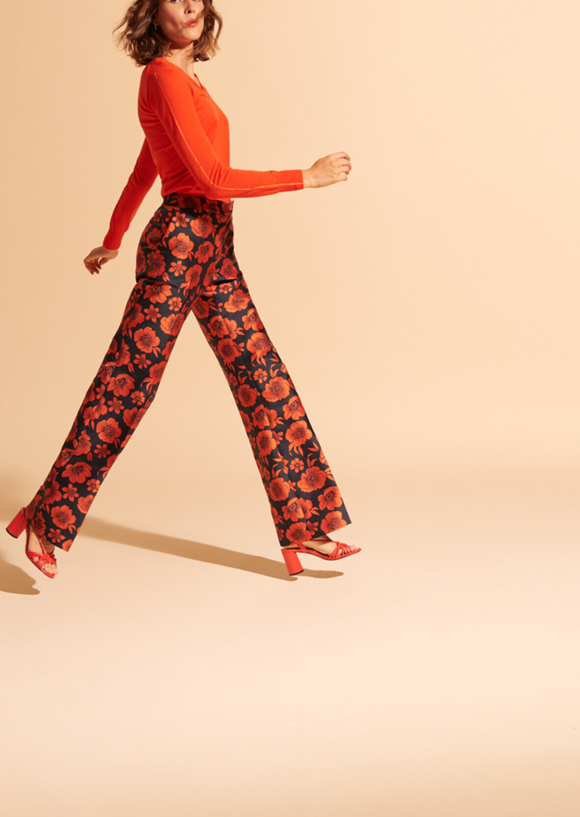 Pantalon Patti bleu nuit et orange en jacquard à fleurs Faume - seconde main