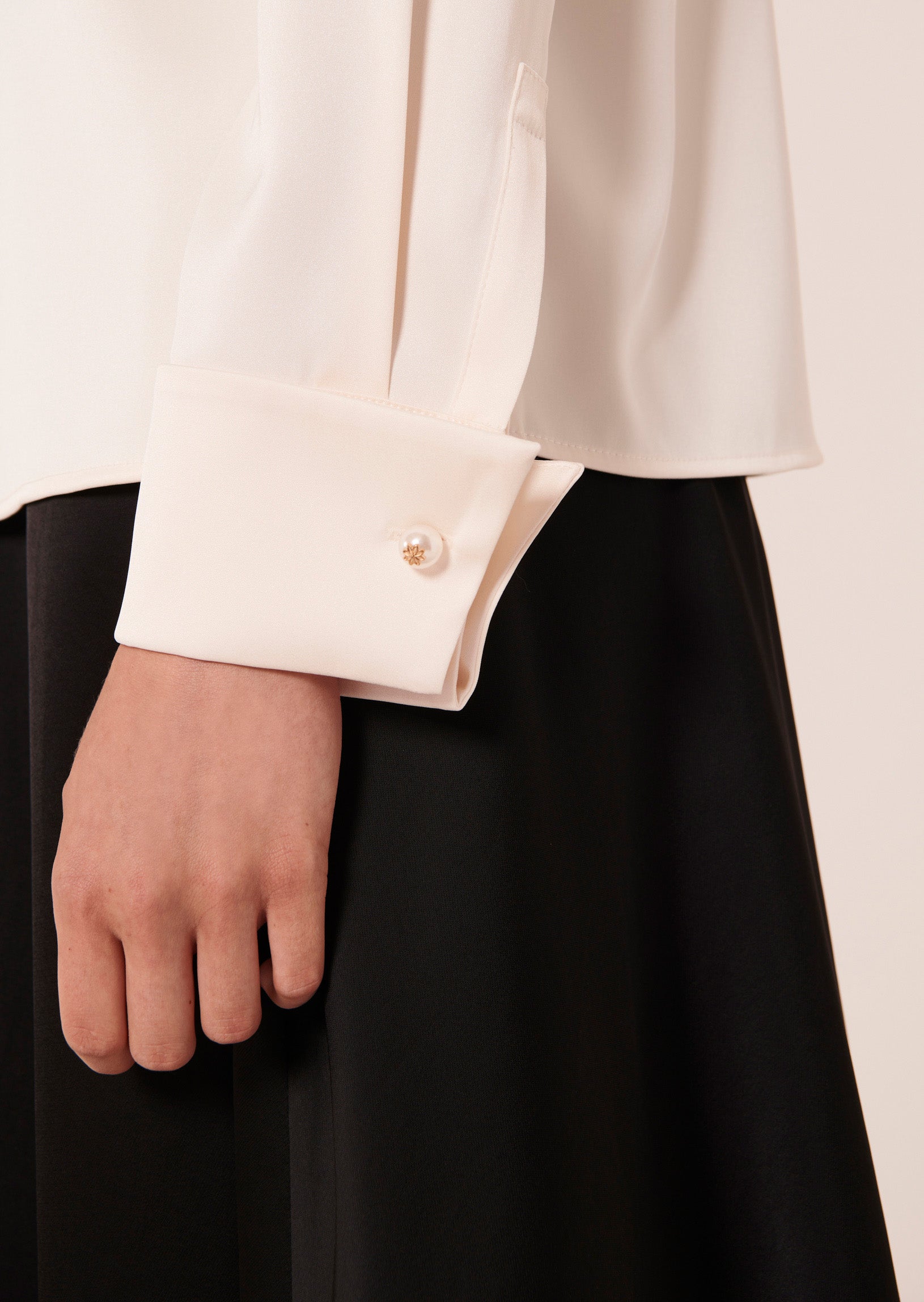 Chemise Cynthia écrue en satin fluide Faume - seconde main