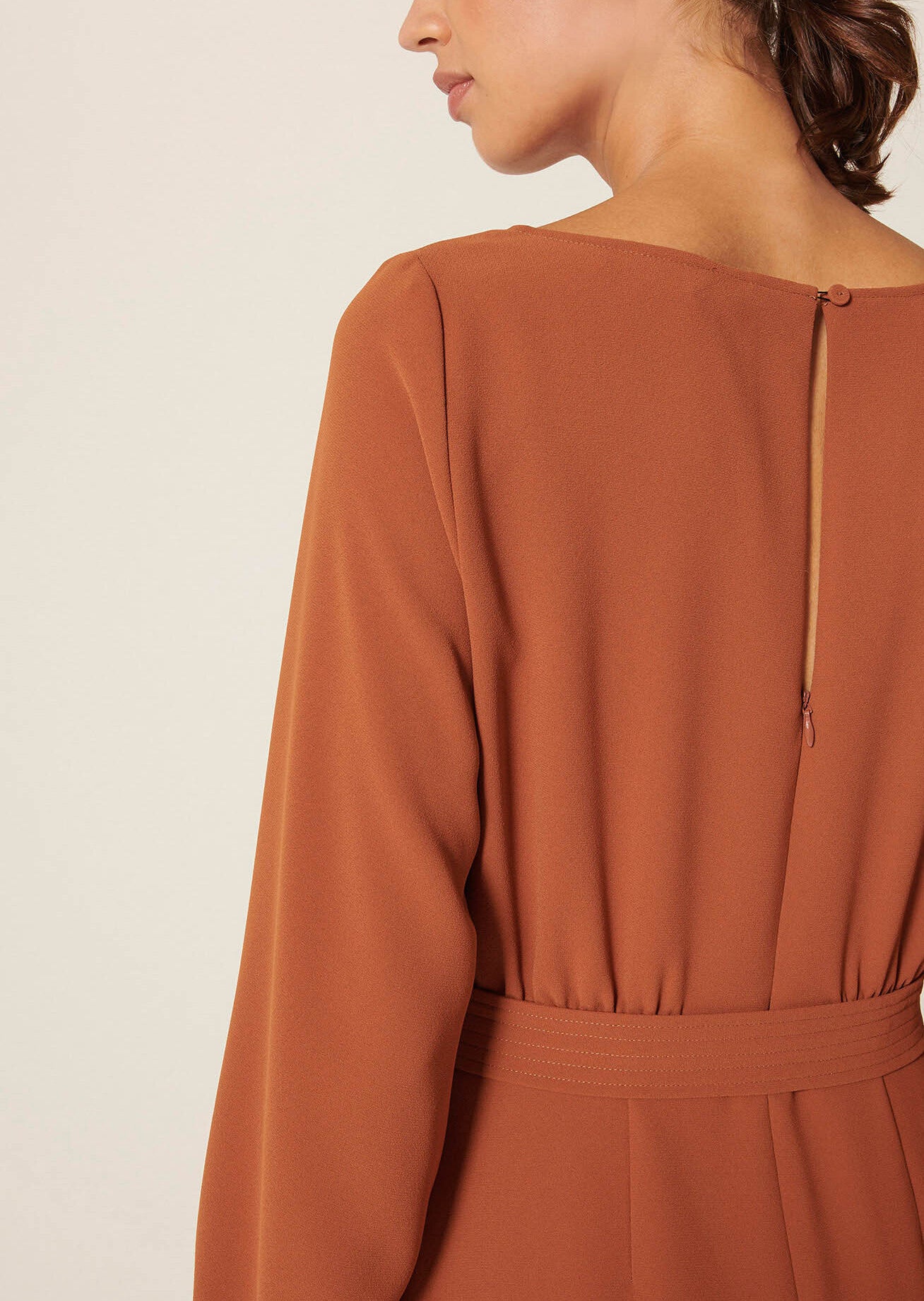 Robe Rillyta marron en crêpe Faume - seconde main