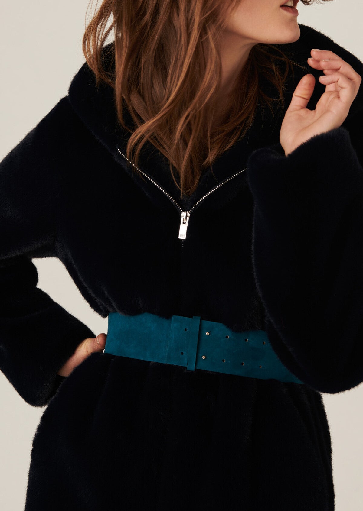 Manteau Margaret marine à capuche en fausse fourrure réversible Faume - seconde main