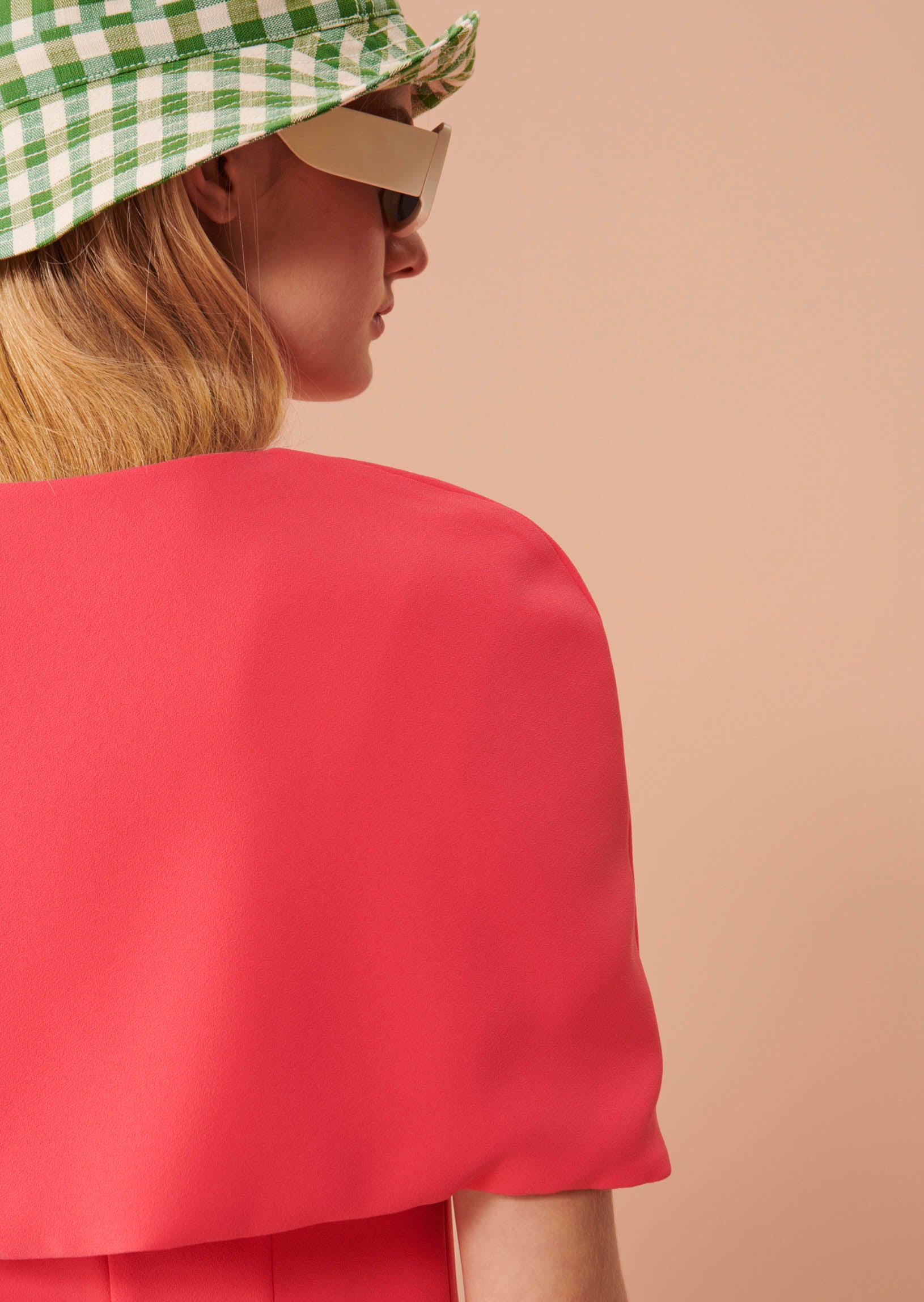 Cape Valentina rose en crêpe Faume - seconde main