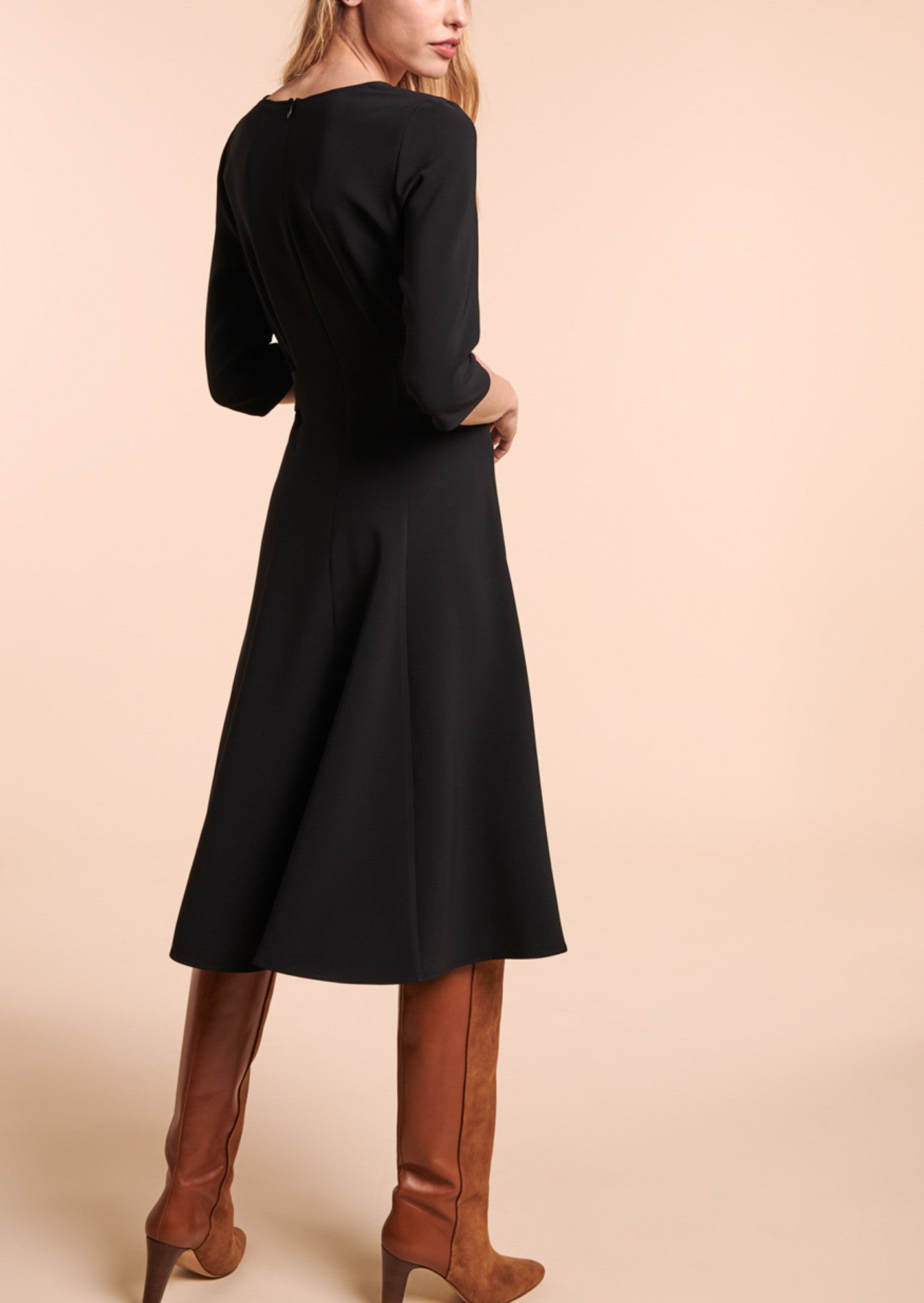 Robe Roseline noire en crêpe technique Faume - seconde main