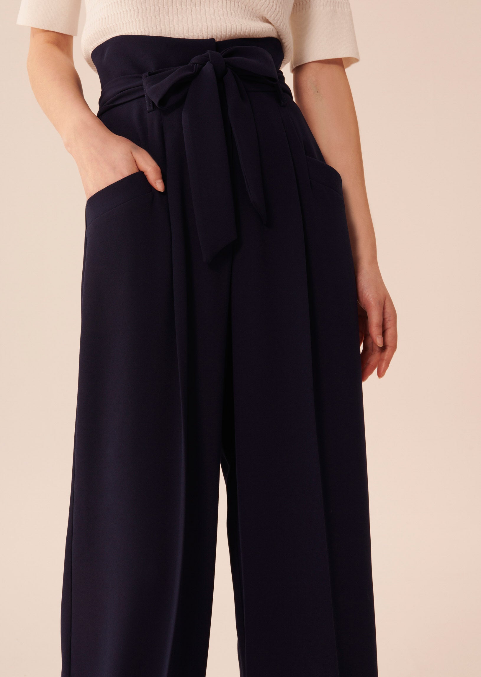 Pantalon Pyla bleu nuit en crêpe Faume - seconde main