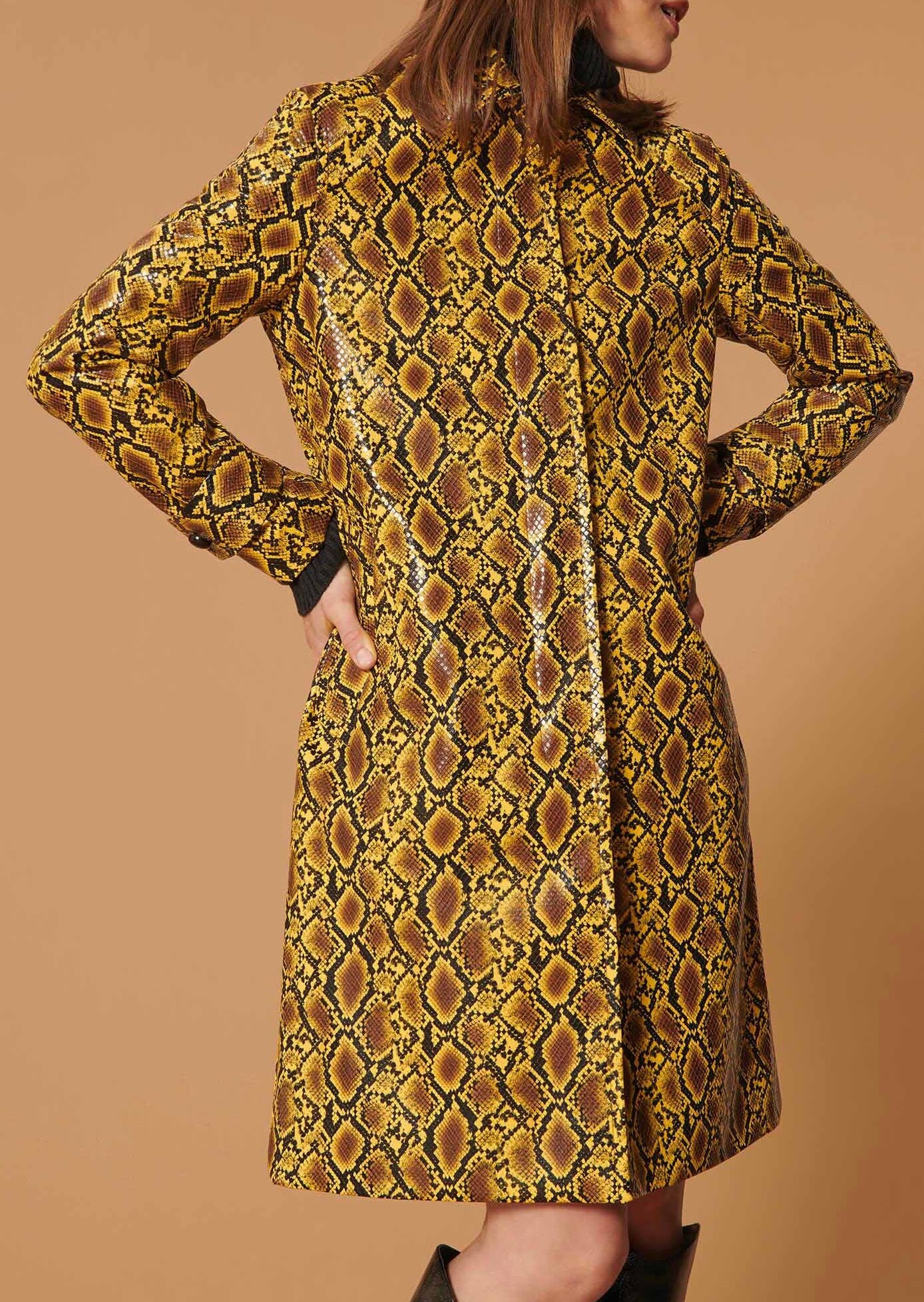Manteau Maina jaune motif python Faume - seconde main