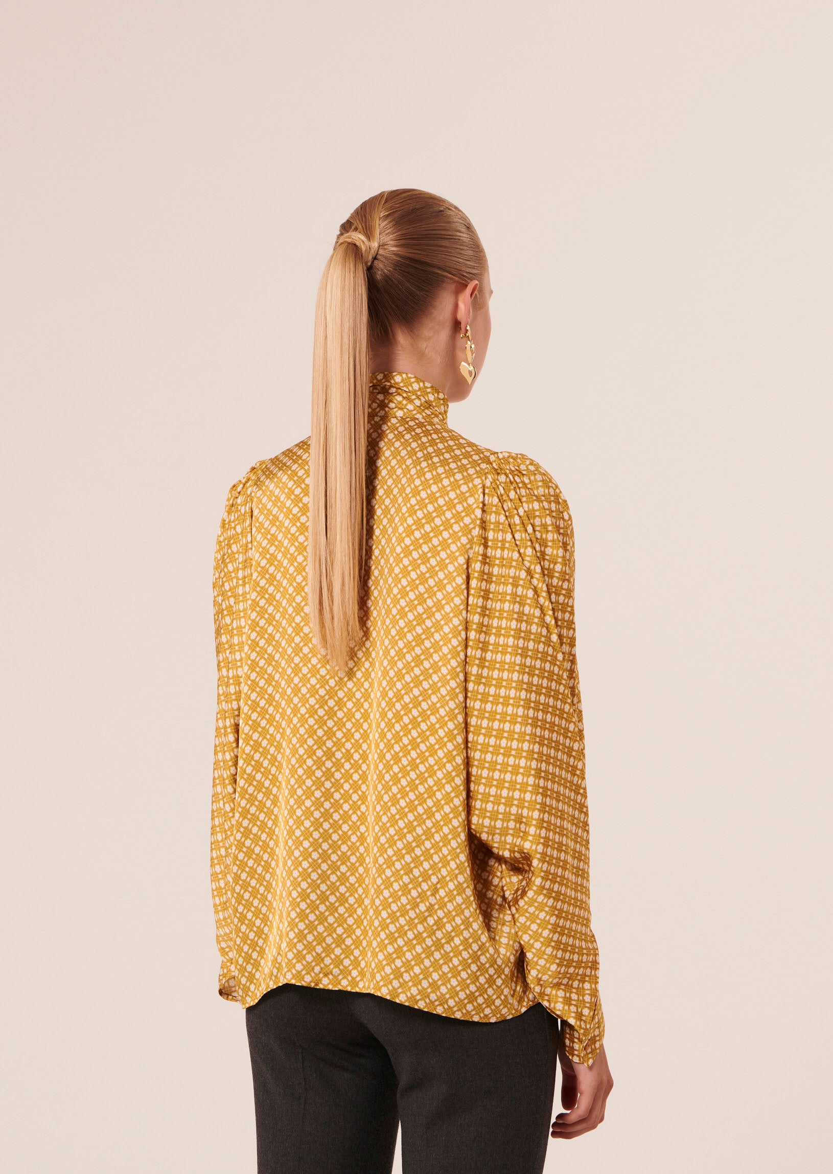 Chemise Candy jaune imprimé petites fleurs en satin Faume - seconde main