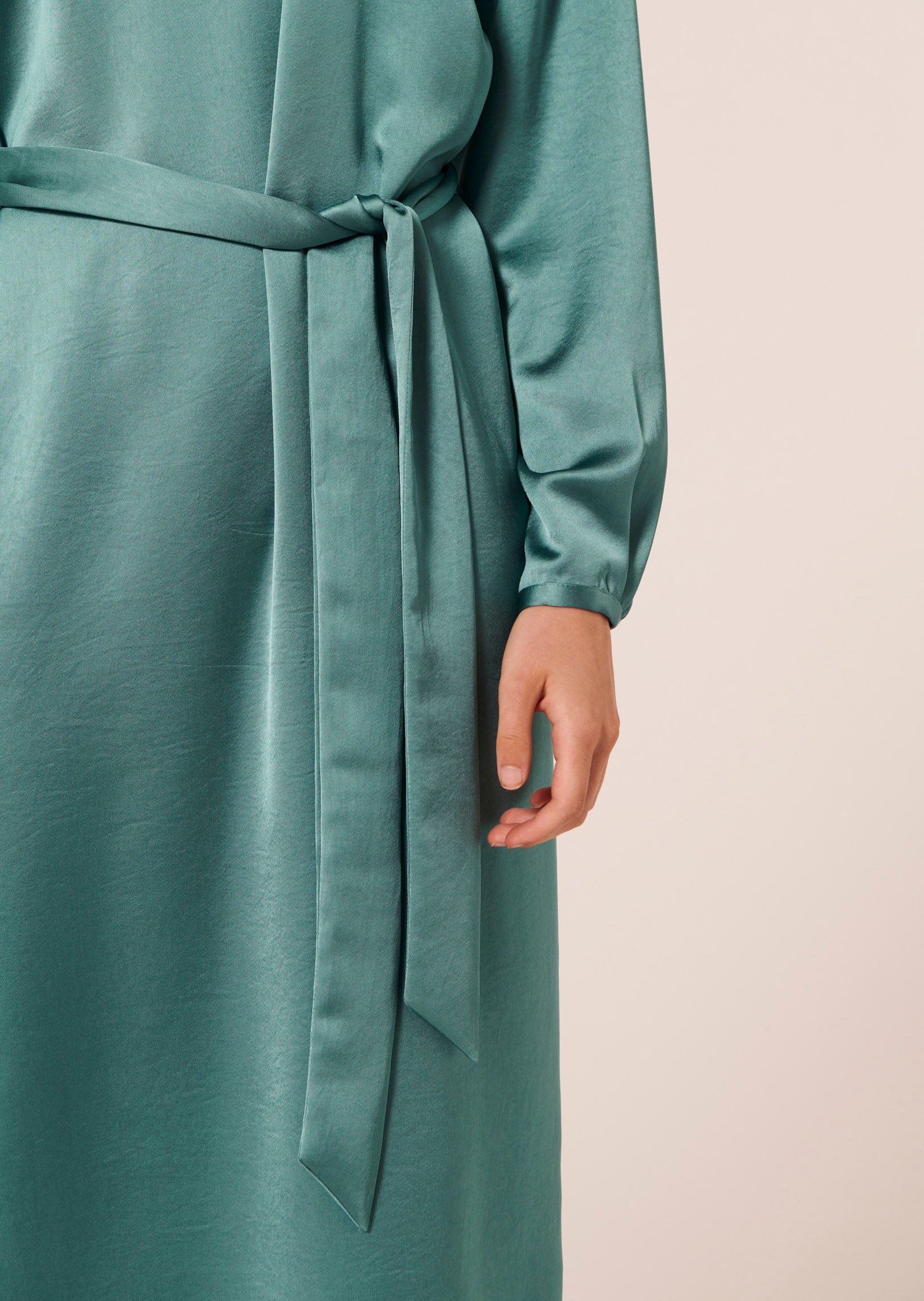 Robe Ruby bleue en satin fluide Faume - seconde main