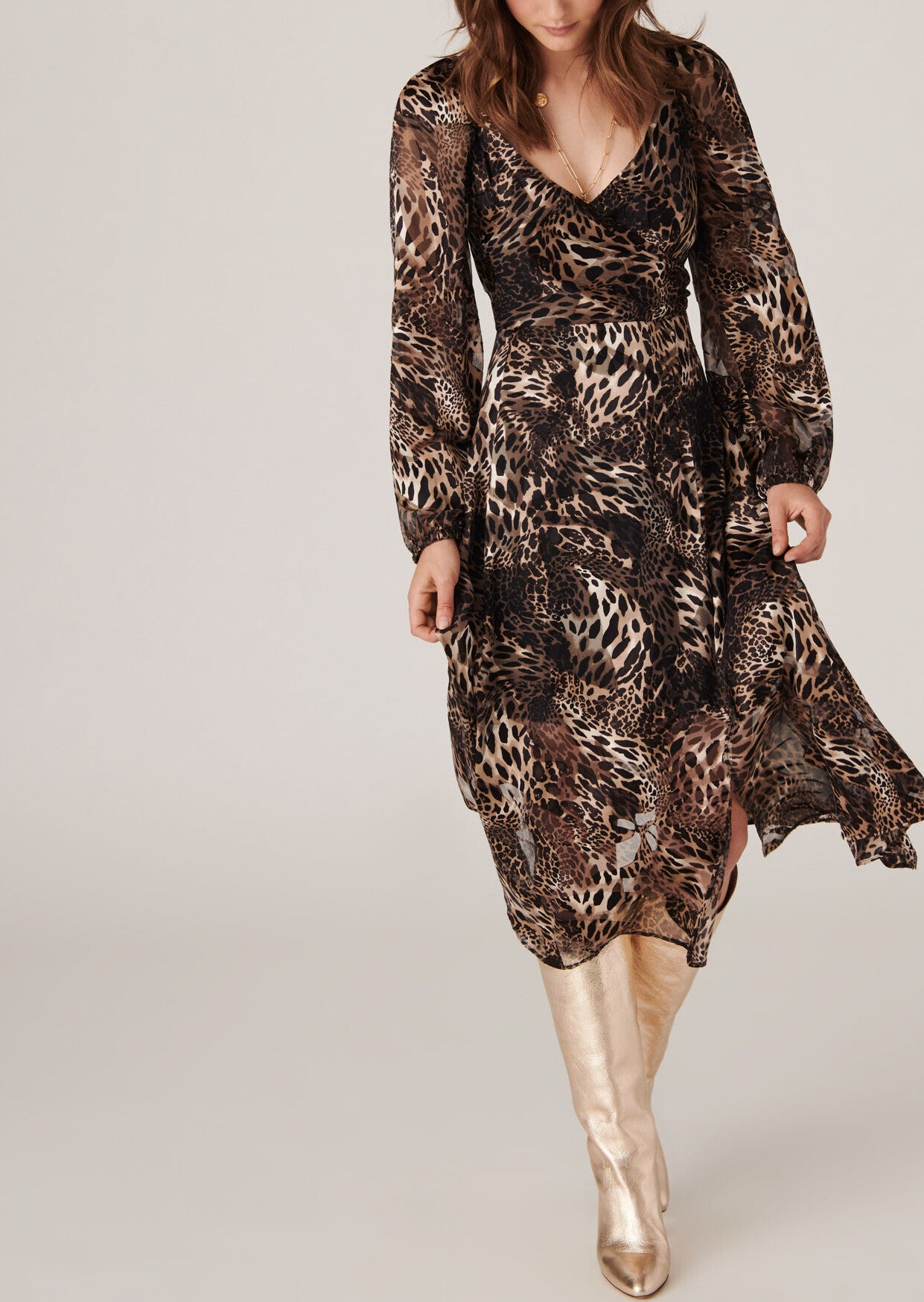 Robe Rayane esprit cache-coeur imprimé dévoré animal sur viscose de soie noire et sable Faume - seconde main