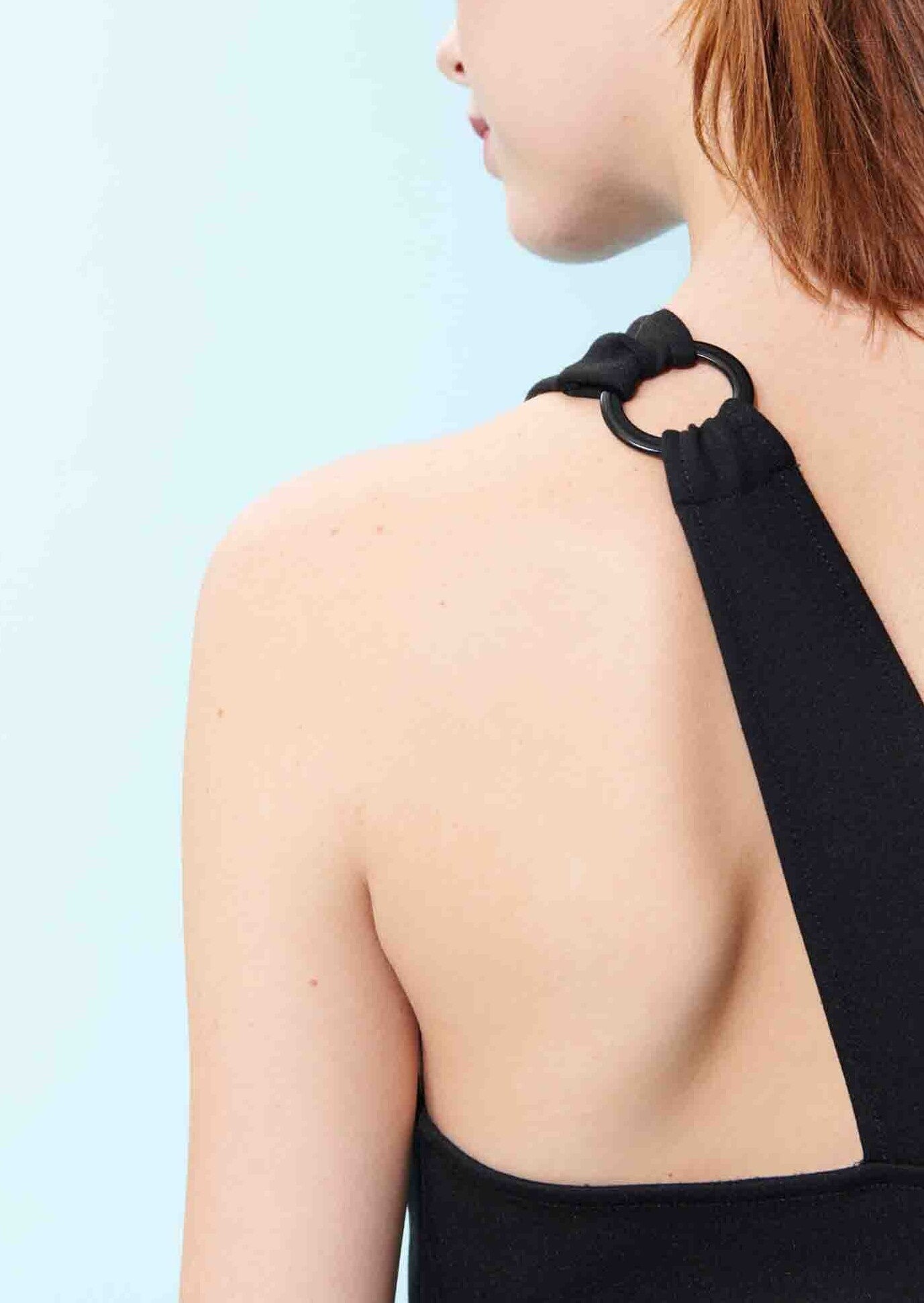 Robe Renalde noire asymétrique Faume - seconde main