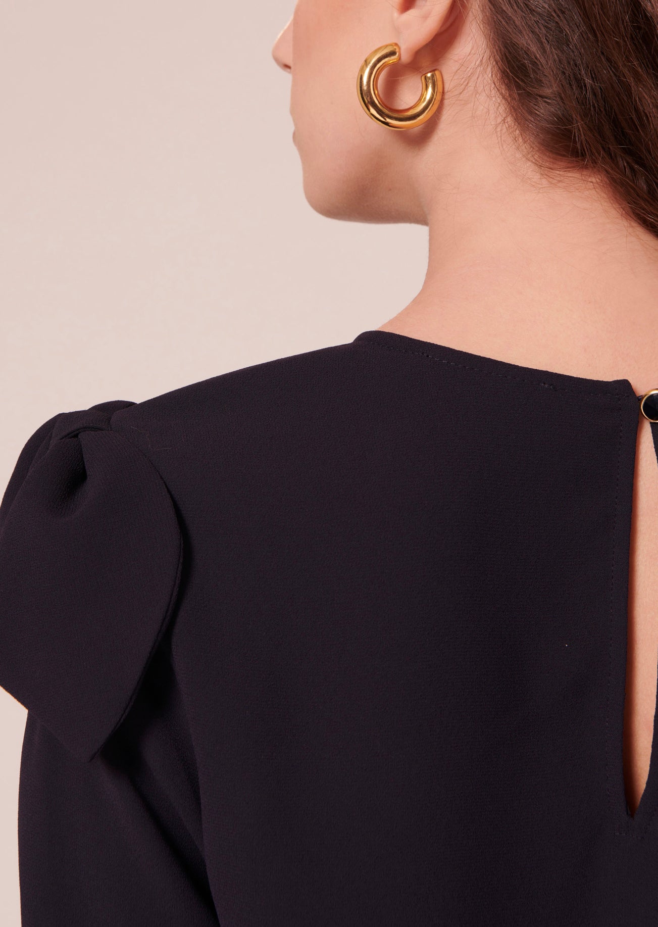 Top Tournesol bleu nuit en crêpe Faume - seconde main