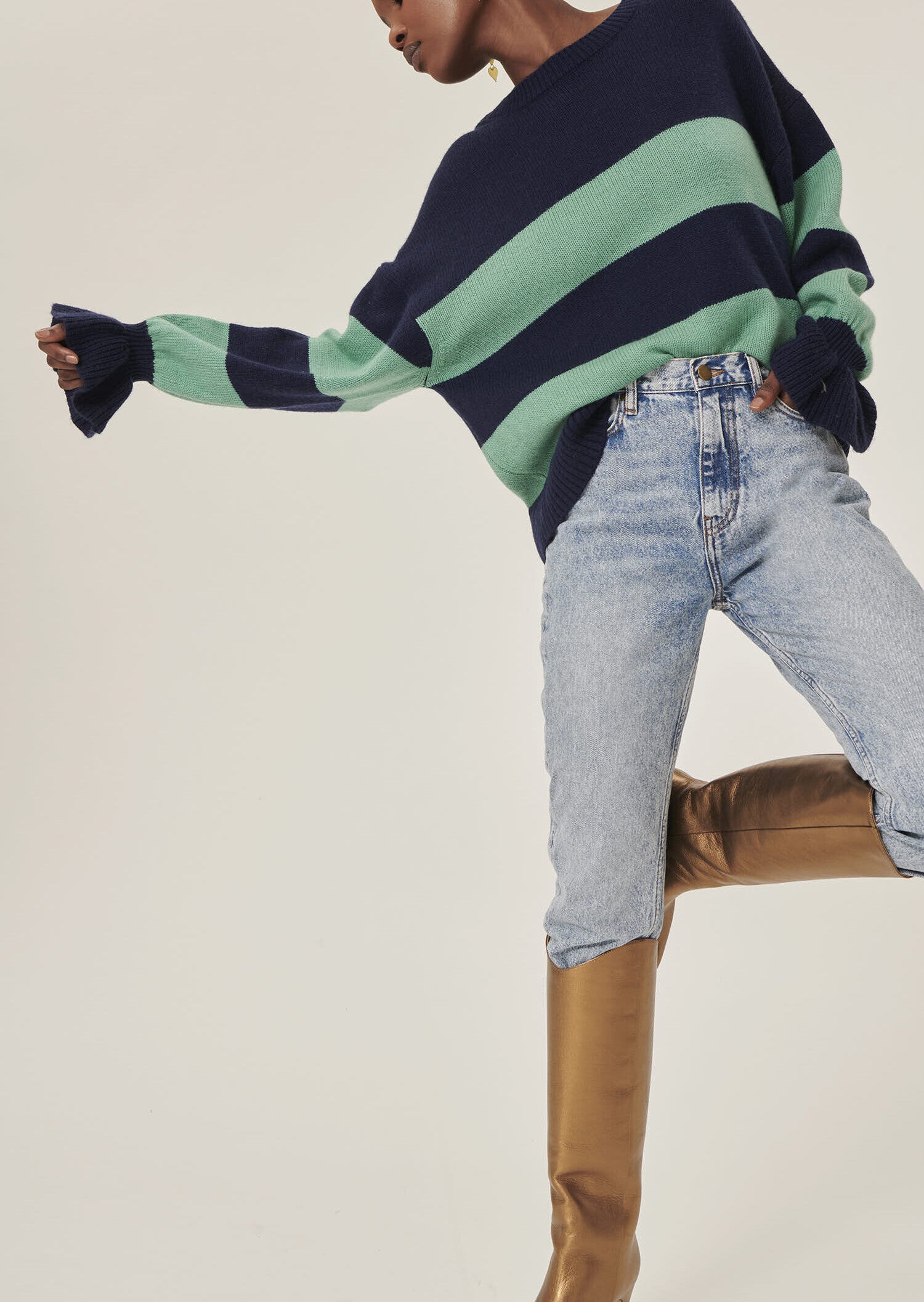 Pull Parme bleu marine rayé vert en merinos et cachemire Faume - seconde main