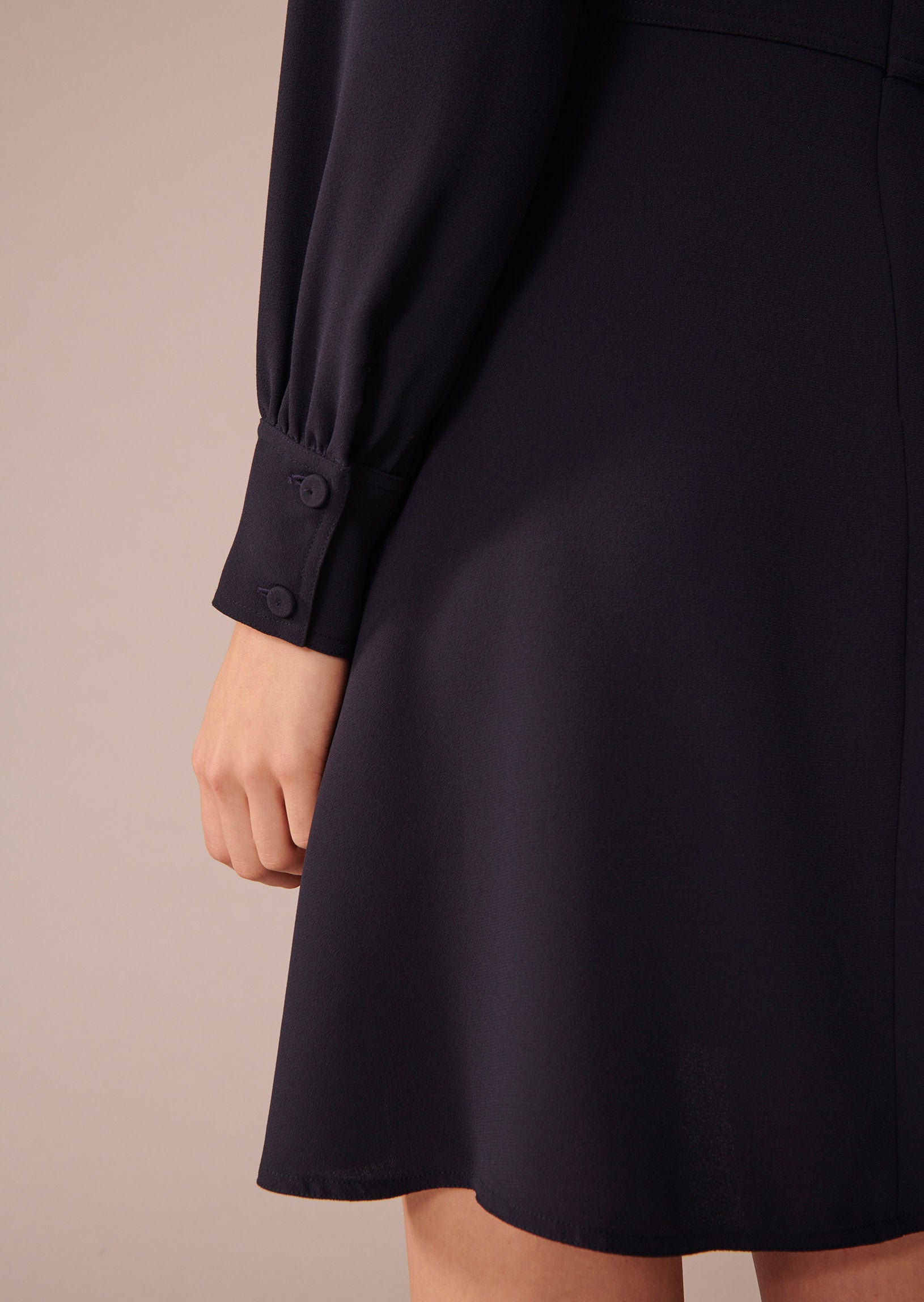 Robe Remi bleu nuit en crêpe Faume - seconde main