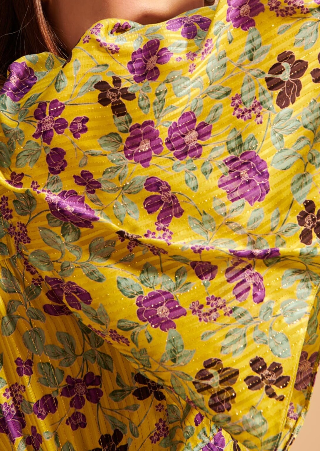 Top Tuilerie en viscose et soie jaune Faume - seconde main