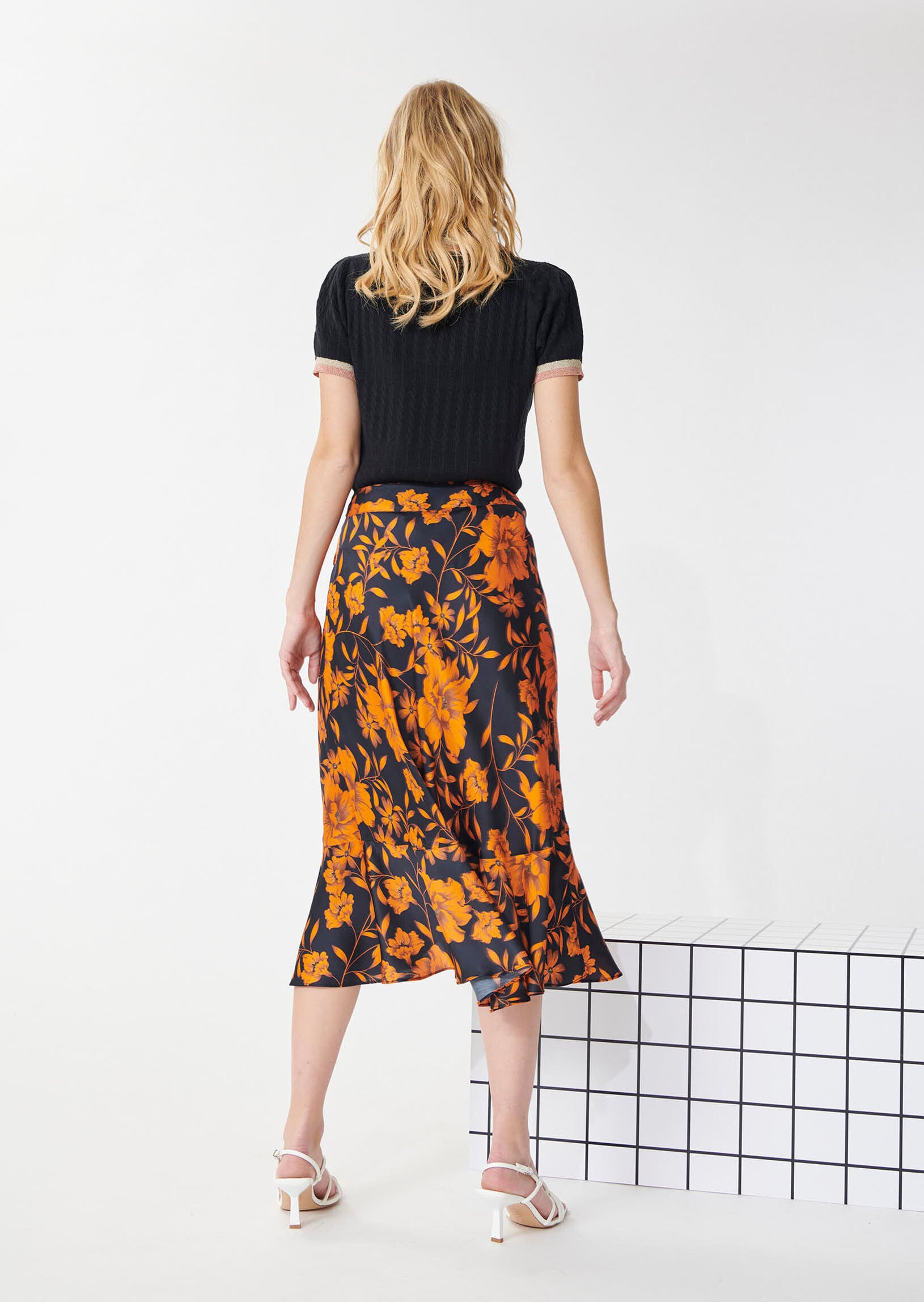 Jupe Jen bleu nuit imprimé fleur d'Hawaï en viscose satiné Faume - seconde main