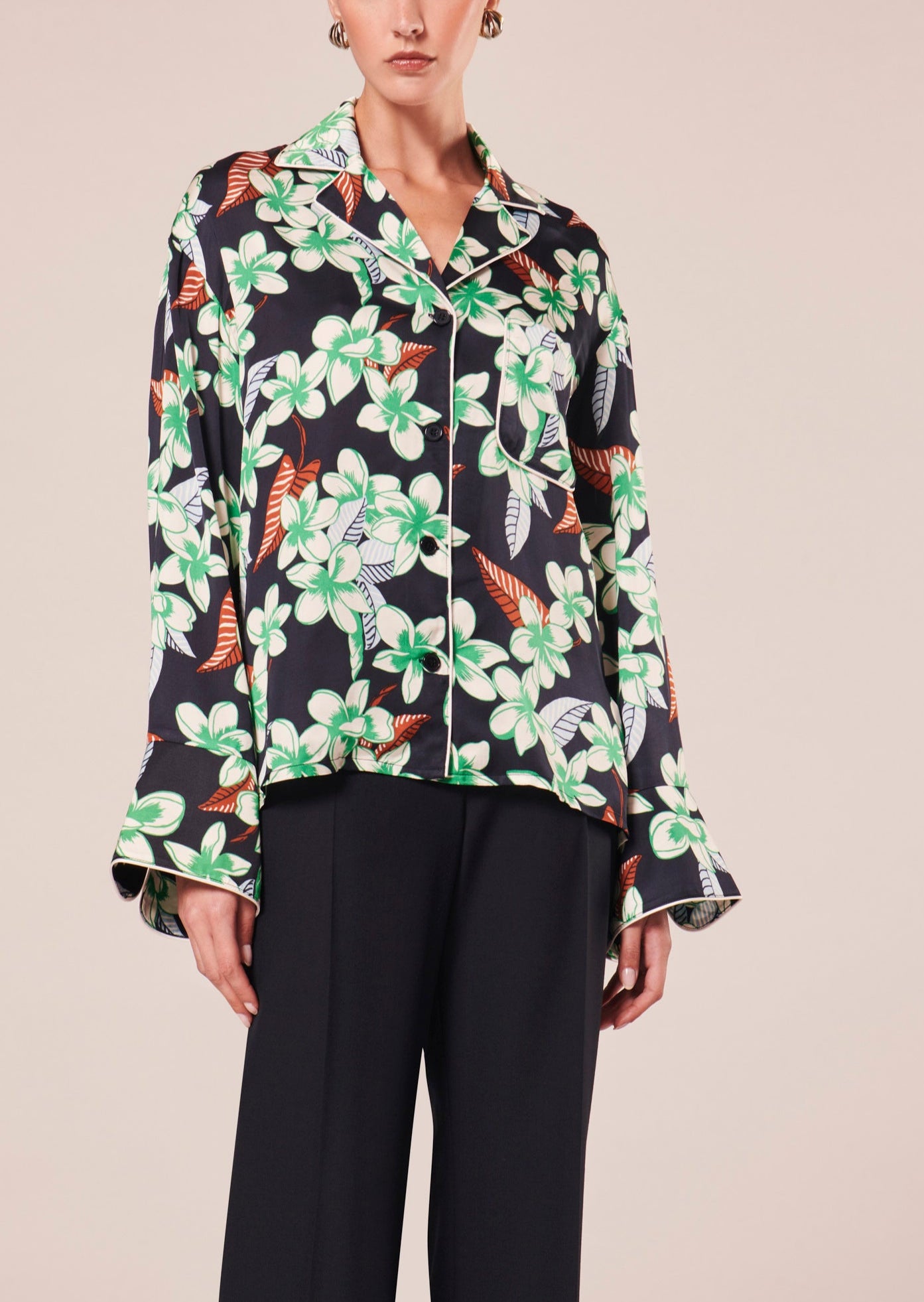 Chemise Calvi bleu nuit à motif fleurs Faume - seconde main