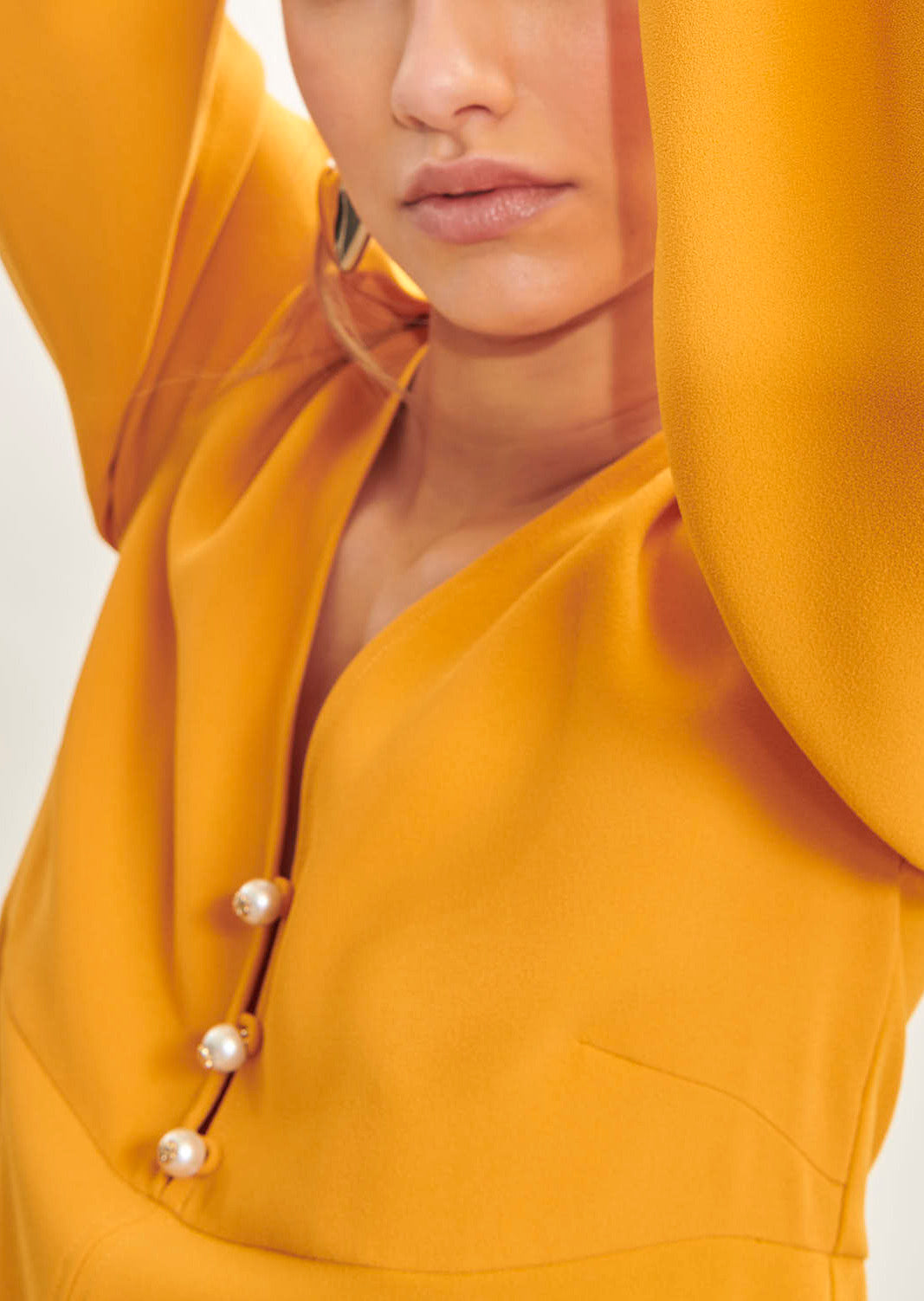 Robe Rolis jaune en crêpe Faume - seconde main